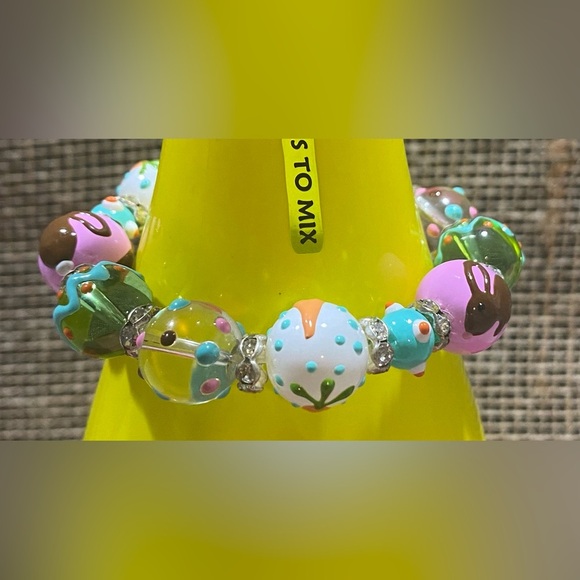 Kate & Macy Bracelet Easter Beaded Handpainted Lampwork Glass Beads - Picture 3 of 7